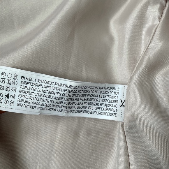 Forever 21 Women’s Faux Fur Vest Small - Picture 10 of 10